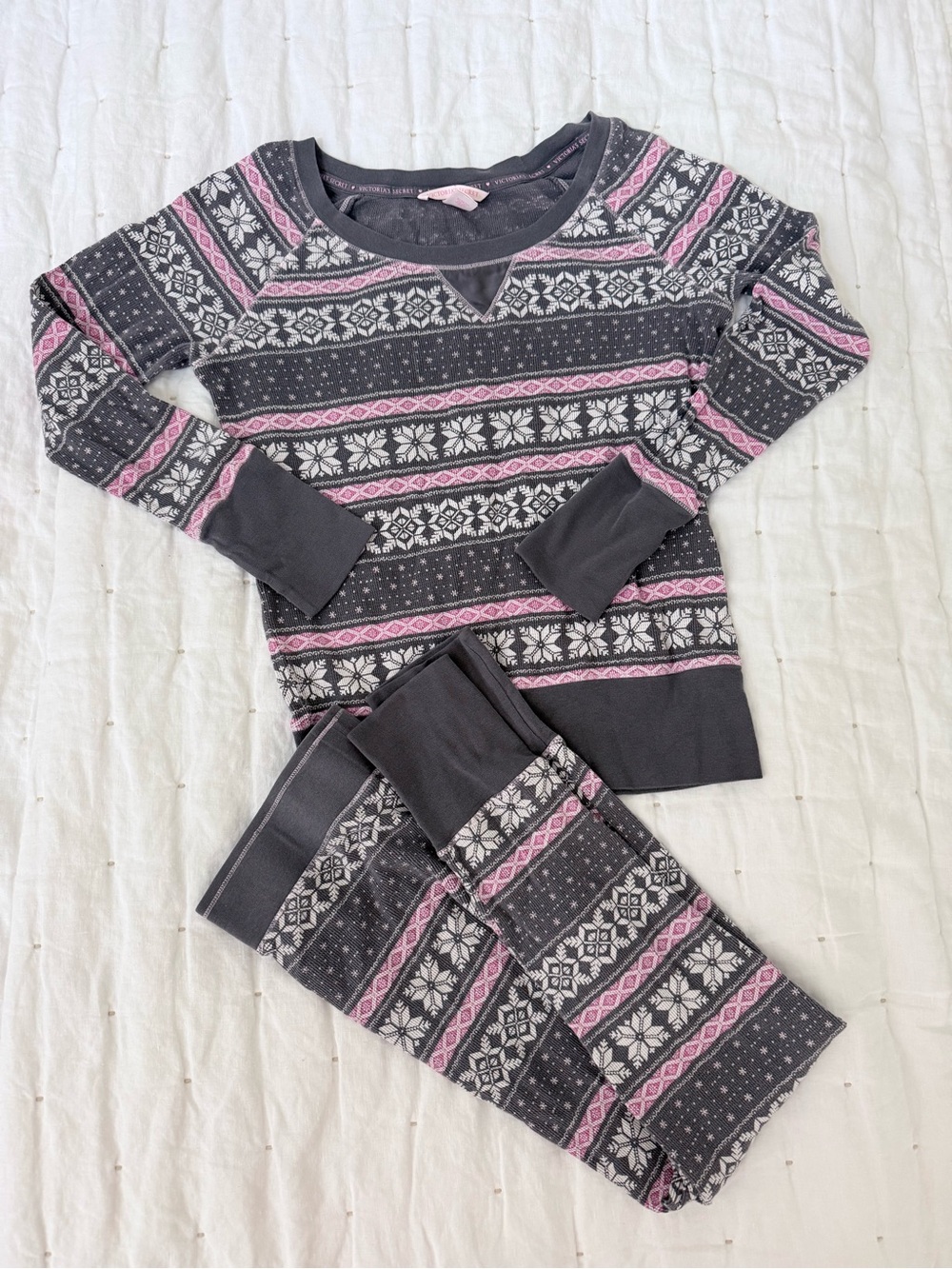 Victoria's Secret Women's Thermal Pajama Set Size XS Gray Pink Fair Isle